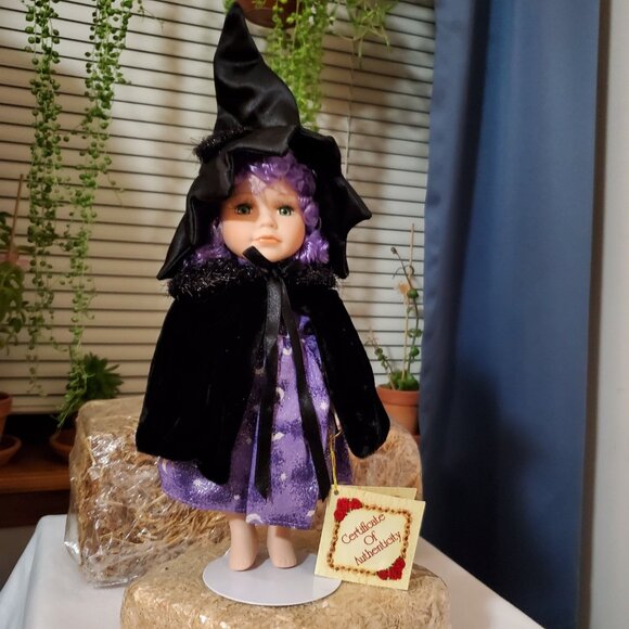 Rare Vintage Dan-Dee Int'l Ltd. Halloween Fine Bisque Porcelain Witch Doll - Picture 14 of 14